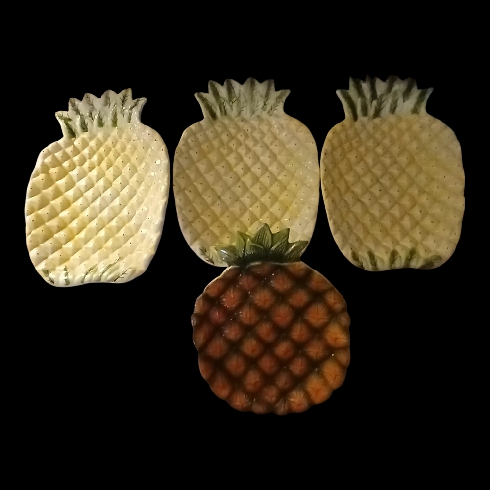 Source Unknown Pineapple Ceramic Plates - Yellow and Brown Set